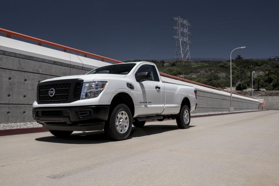  Nissan Titan XD S Single Cab 2016 года  (фото 4 из 15)